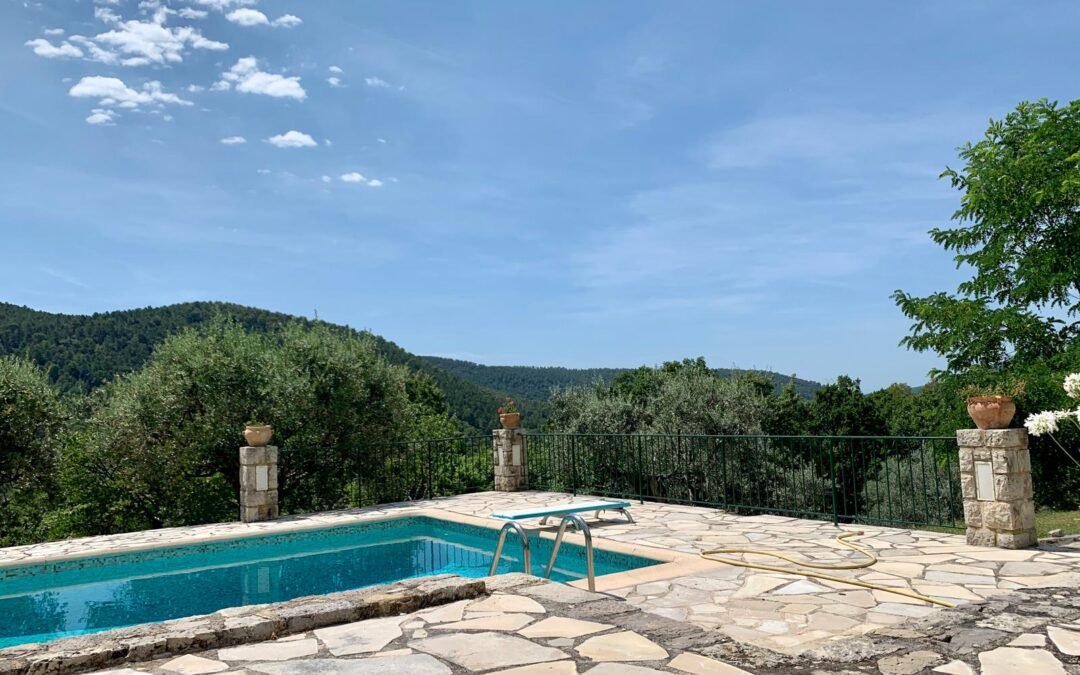 14- Maison Seillans - piscine et maison