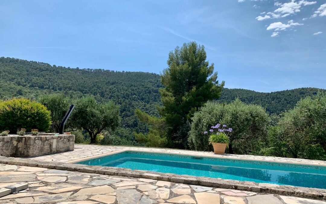 15- Maison Seillans - piscine et maison