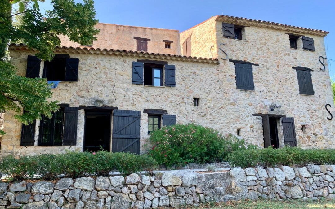 5- Maison Seillans - piscine et maison