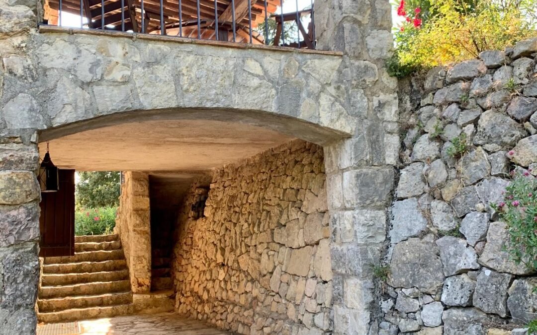 9- Maison Seillans - piscine et maison